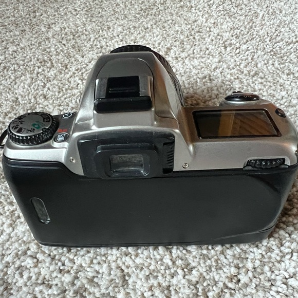 Nikon Film Camera w/ Sigma 70-300mm f4-5.6 dl macro super lens lot - Picture 6 of 9